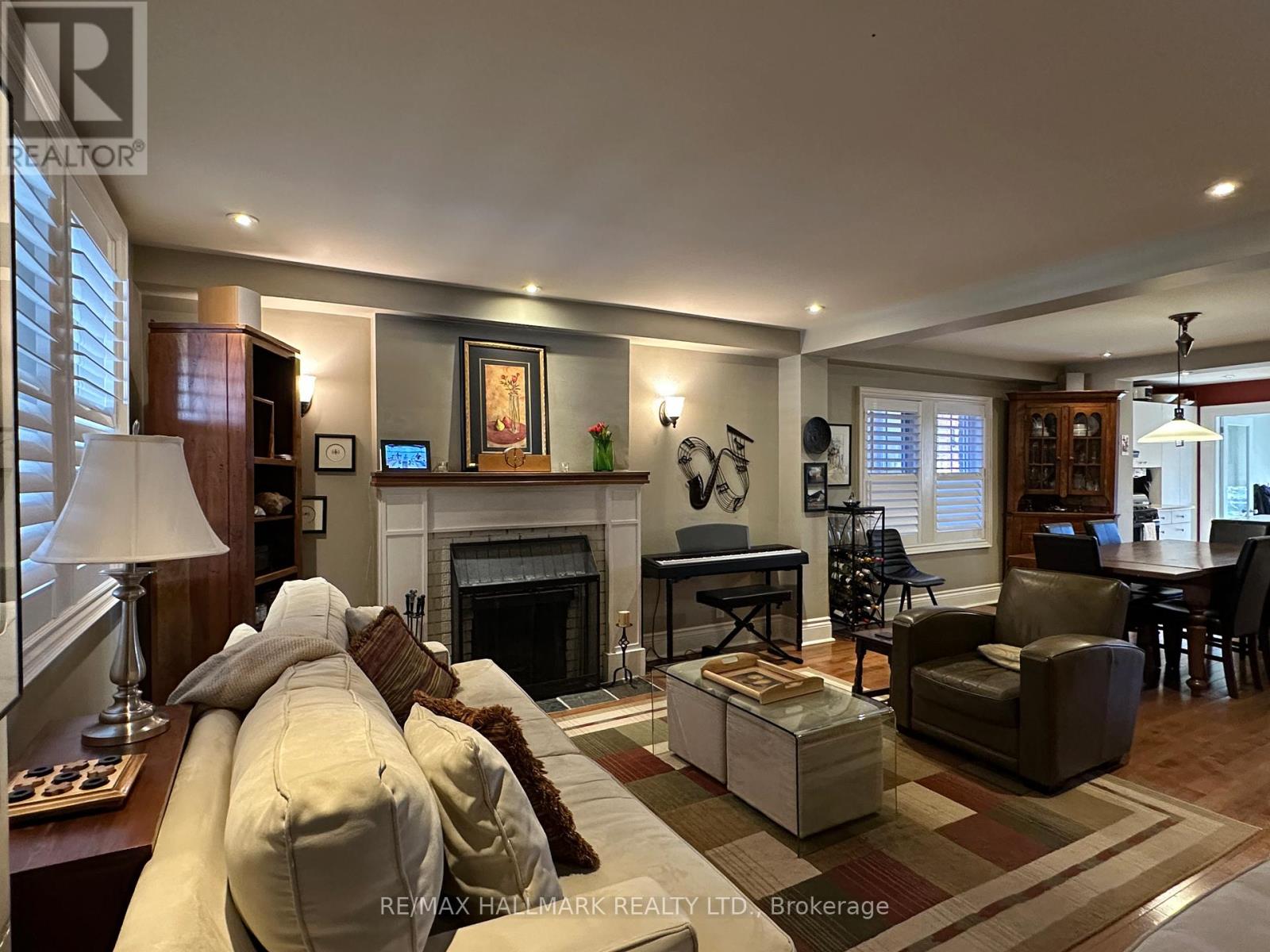 145 Castlefield Avenue, Toronto, Ontario  M4R 1G6 - Photo 3 - C13119116