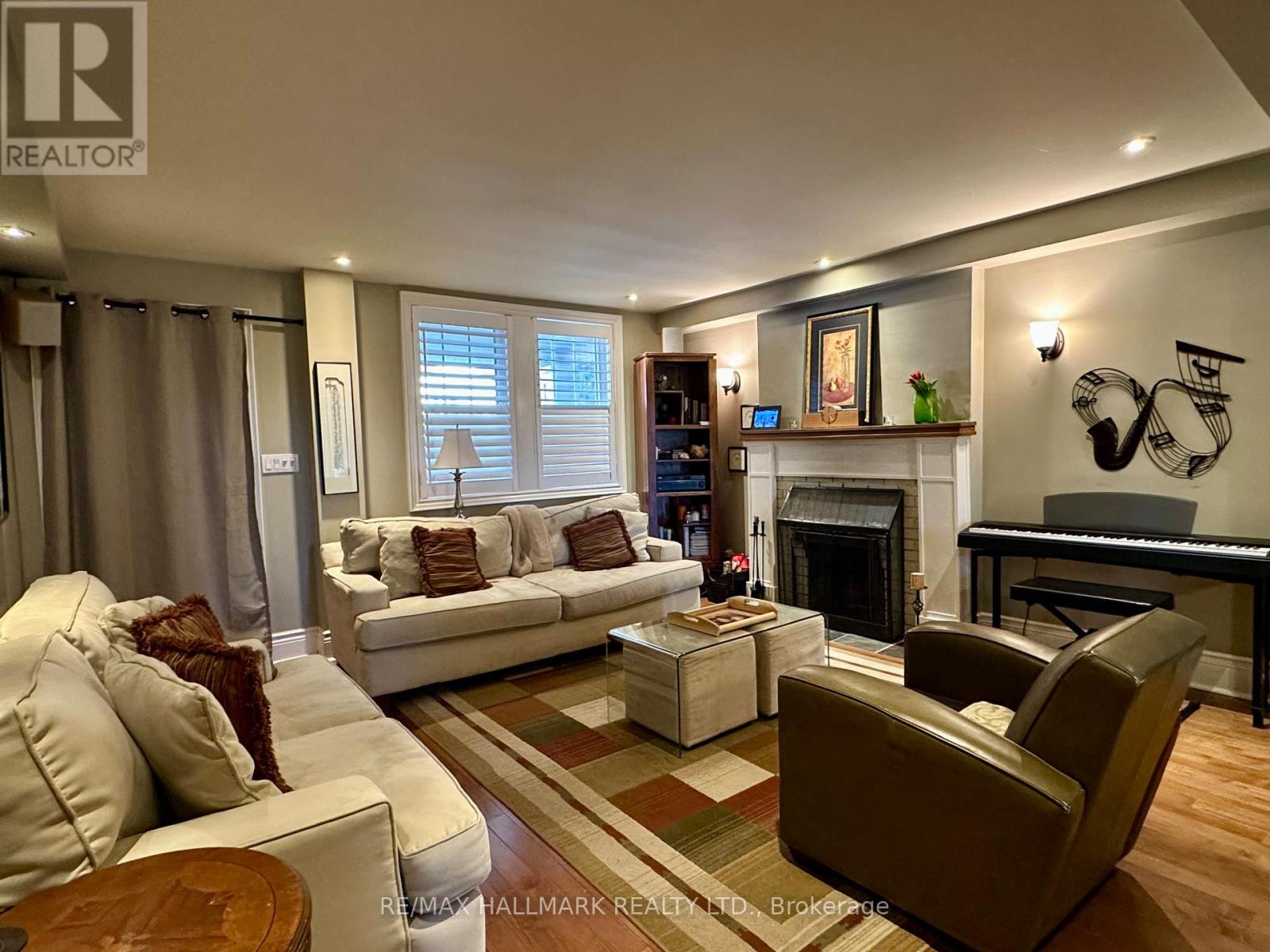 145 Castlefield Avenue, Toronto, Ontario  M4R 1G6 - Photo 4 - C13119116