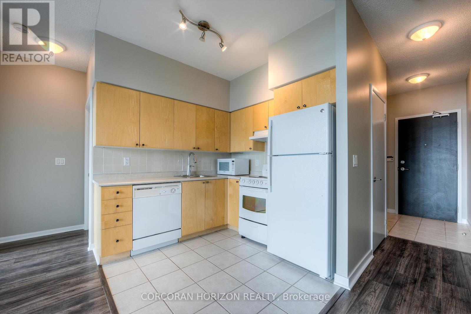 2108 - 231 Fort York Boulevard, Toronto, Ontario  M5V 1B2 - Photo 11 - C13119160