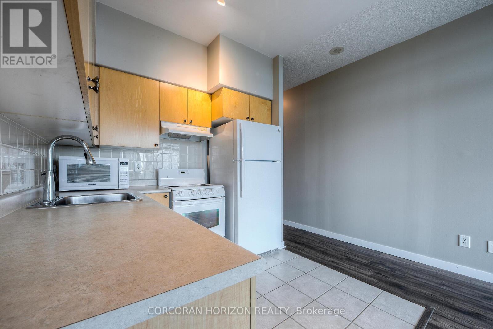 2108 - 231 Fort York Boulevard, Toronto, Ontario  M5V 1B2 - Photo 14 - C13119160