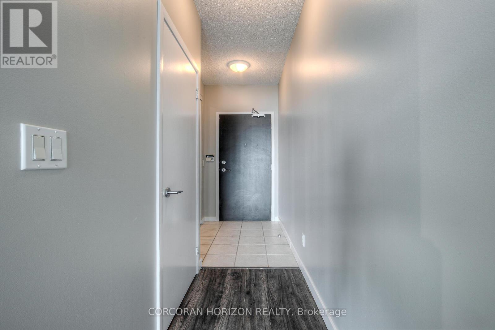 2108 - 231 Fort York Boulevard, Toronto, Ontario  M5V 1B2 - Photo 8 - C13119160