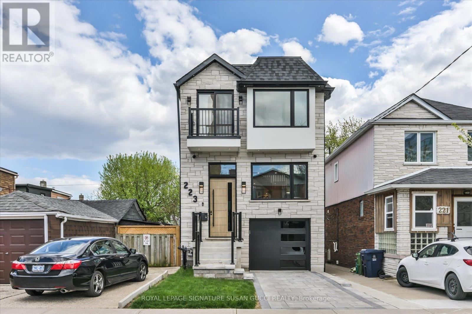223 Queensdale Avenue, Toronto, Ontario  M4C 2B1 - Photo 1 - E13119026
