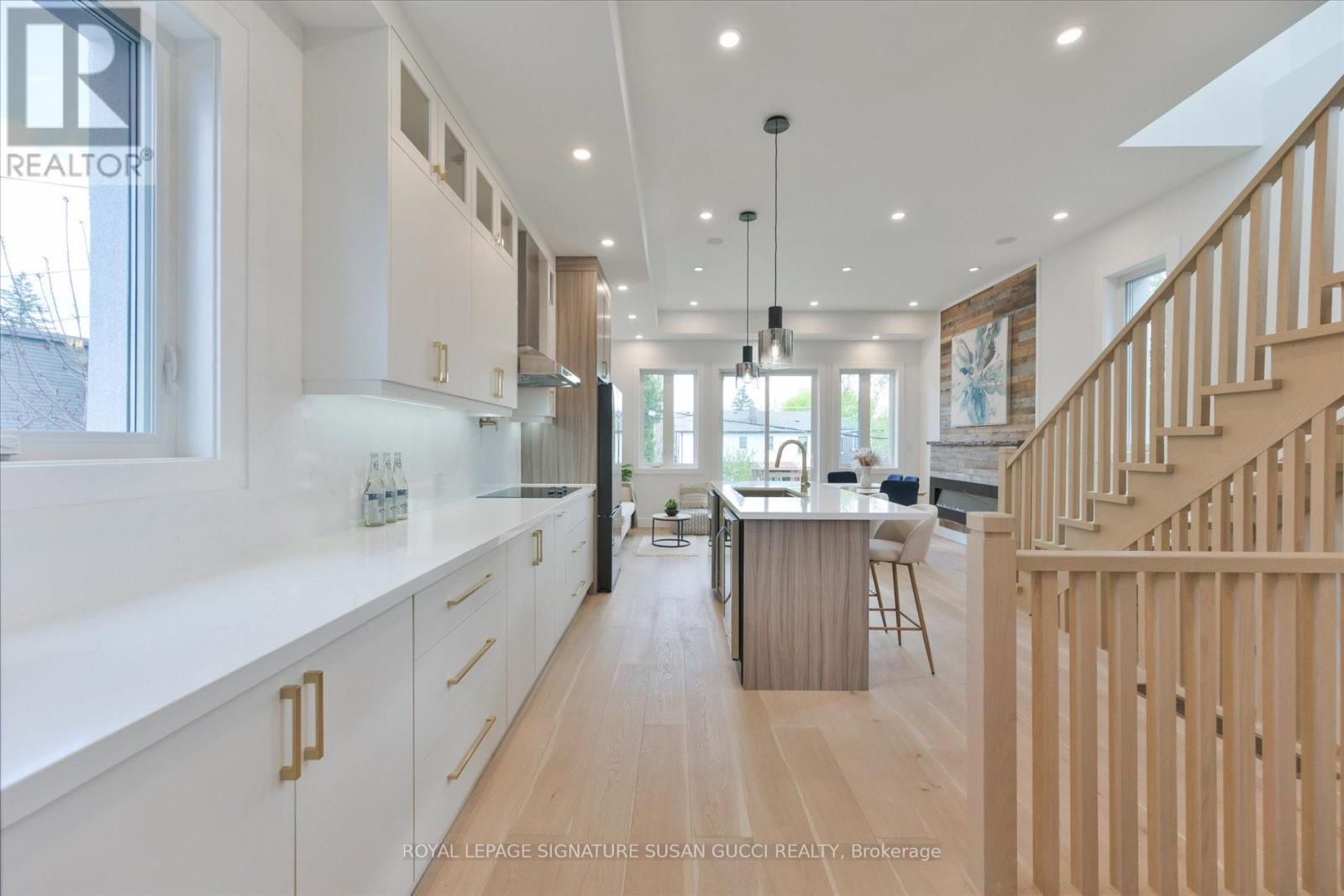 223 Queensdale Avenue, Toronto, Ontario  M4C 2B1 - Photo 2 - E13119026