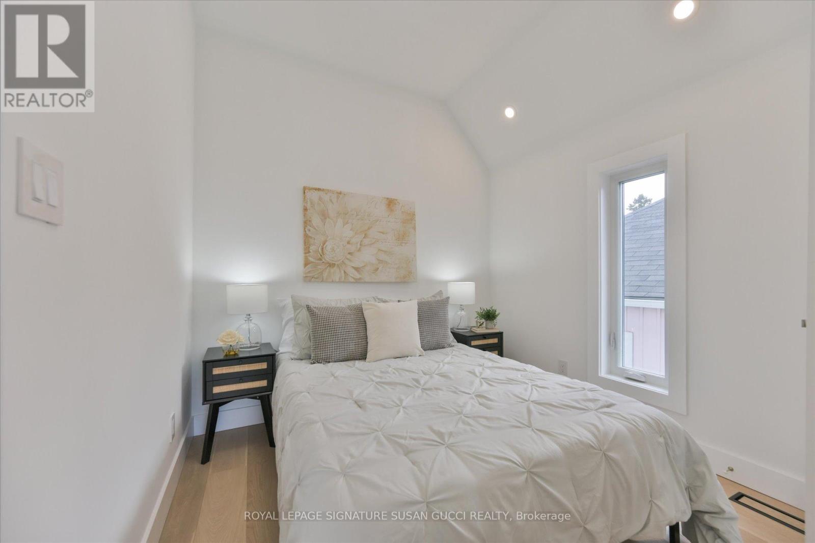 223 Queensdale Avenue, Toronto, Ontario  M4C 2B1 - Photo 21 - E13119026