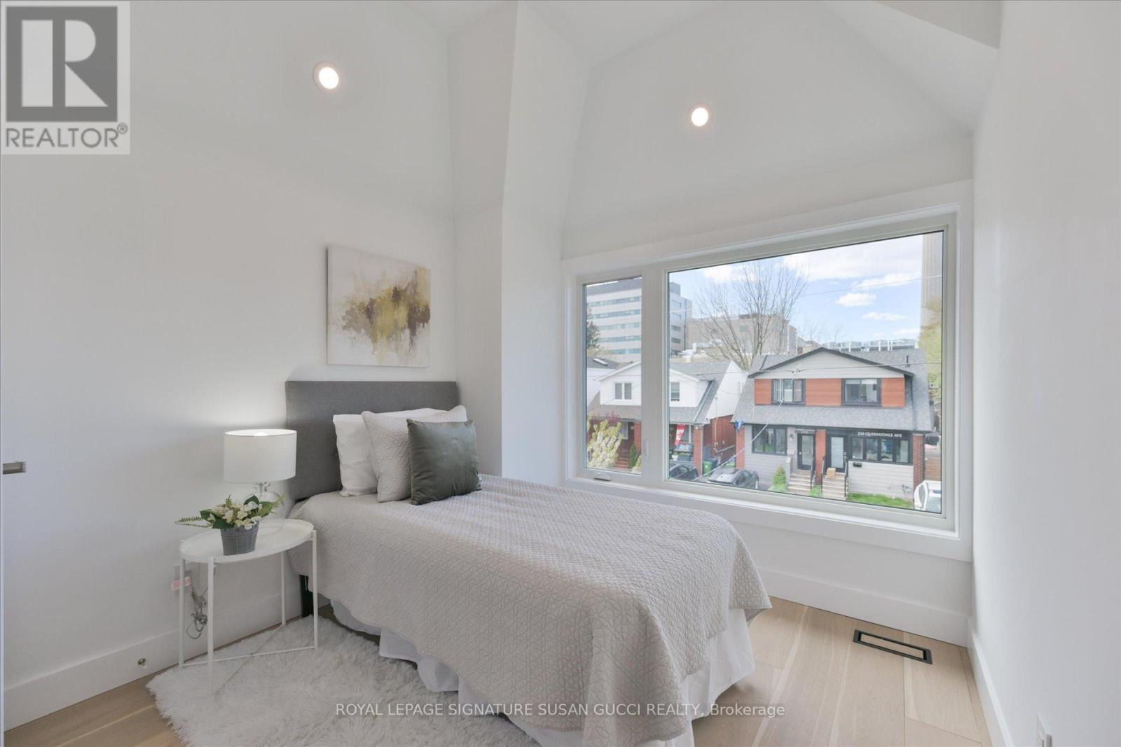 223 Queensdale Avenue, Toronto, Ontario  M4C 2B1 - Photo 22 - E13119026