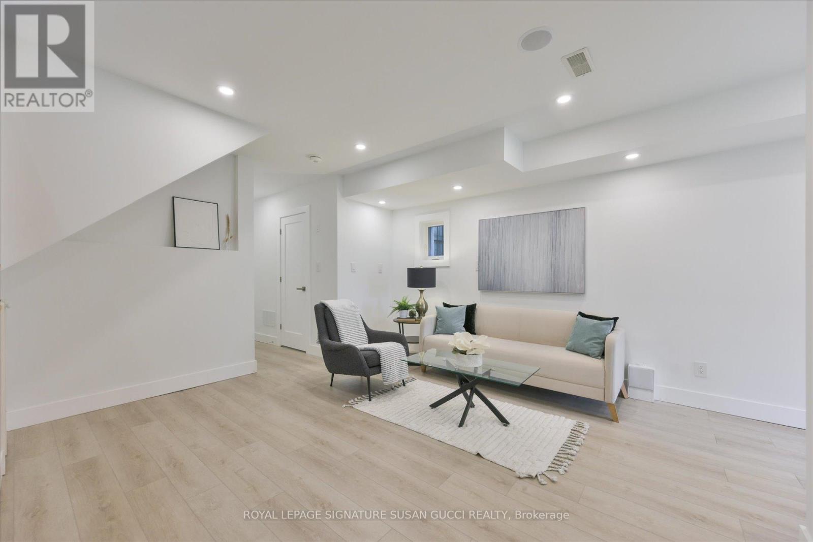 223 Queensdale Avenue, Toronto, Ontario  M4C 2B1 - Photo 30 - E13119026