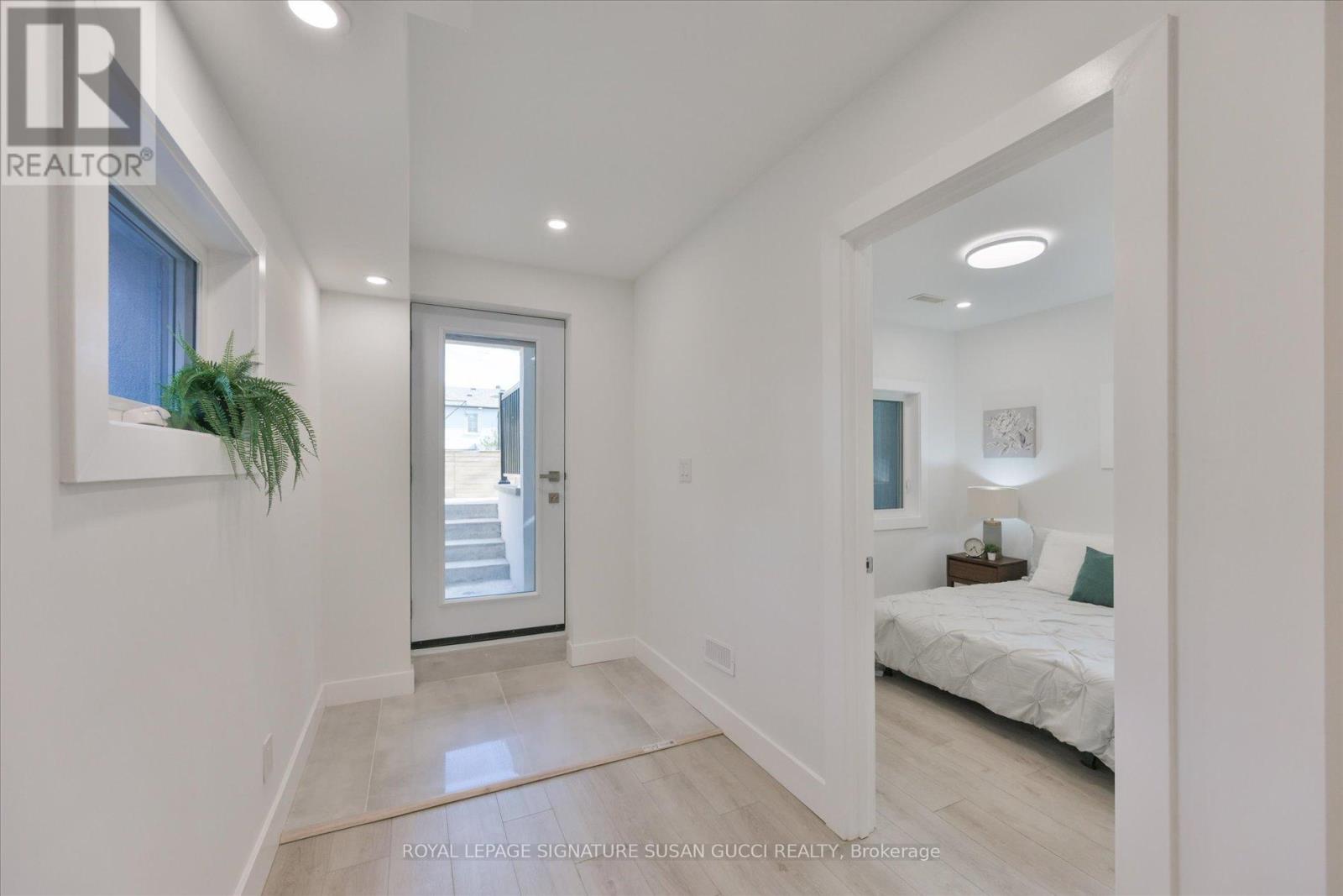 223 Queensdale Avenue, Toronto, Ontario  M4C 2B1 - Photo 31 - E13119026