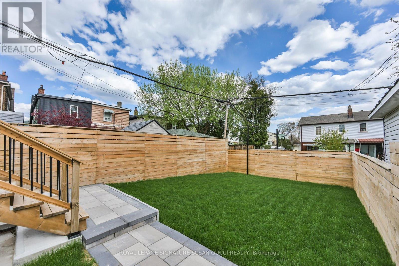 223 Queensdale Avenue, Toronto, Ontario  M4C 2B1 - Photo 38 - E13119026