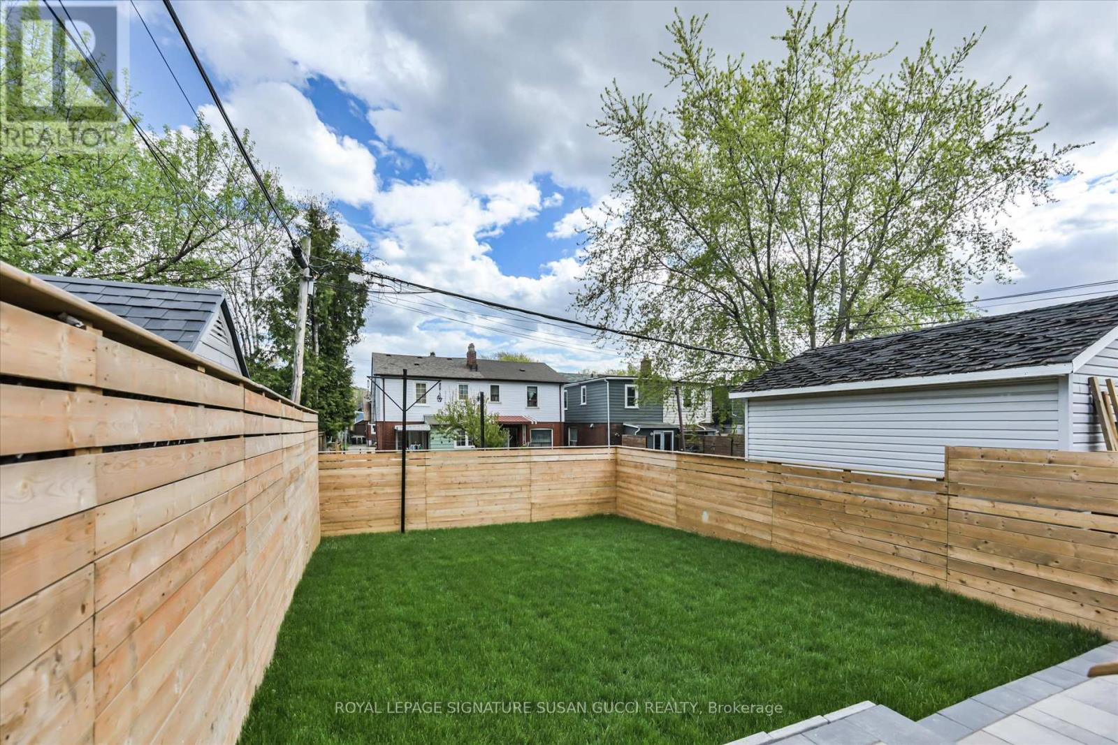 223 Queensdale Avenue, Toronto, Ontario  M4C 2B1 - Photo 39 - E13119026