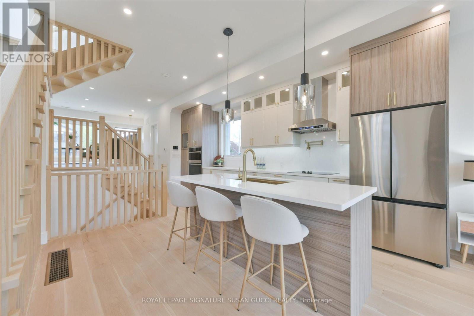 223 Queensdale Avenue, Toronto, Ontario  M4C 2B1 - Photo 4 - E13119026