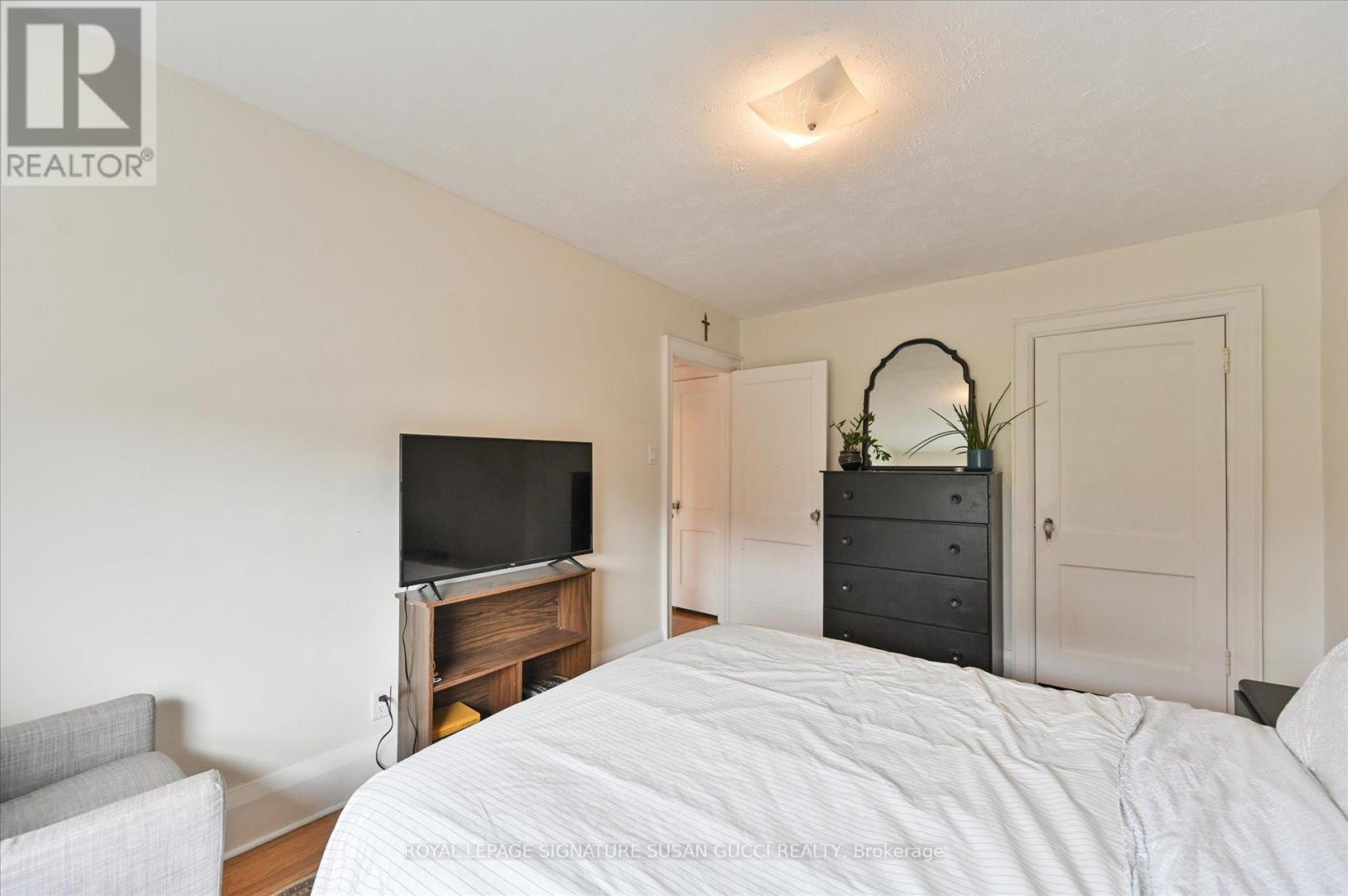31 Lesmount Avenue, Toronto, Ontario  M4J 3V5 - Photo 18 - E13119118