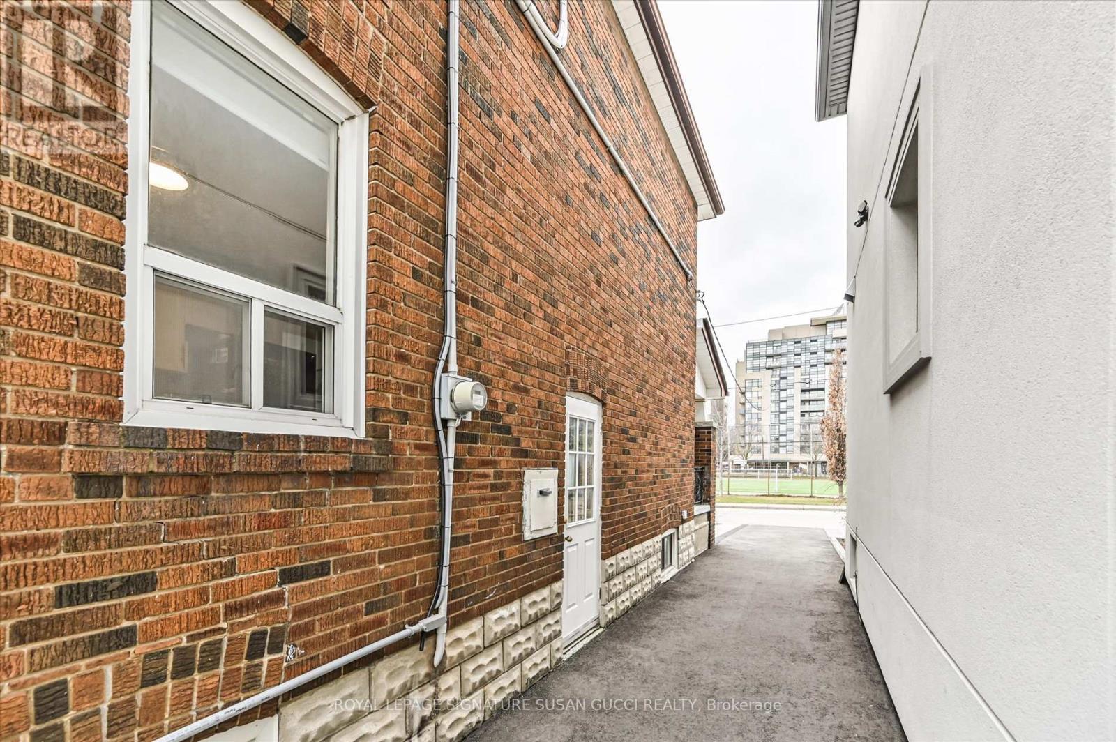 31 Lesmount Avenue, Toronto, Ontario  M4J 3V5 - Photo 22 - E13119118