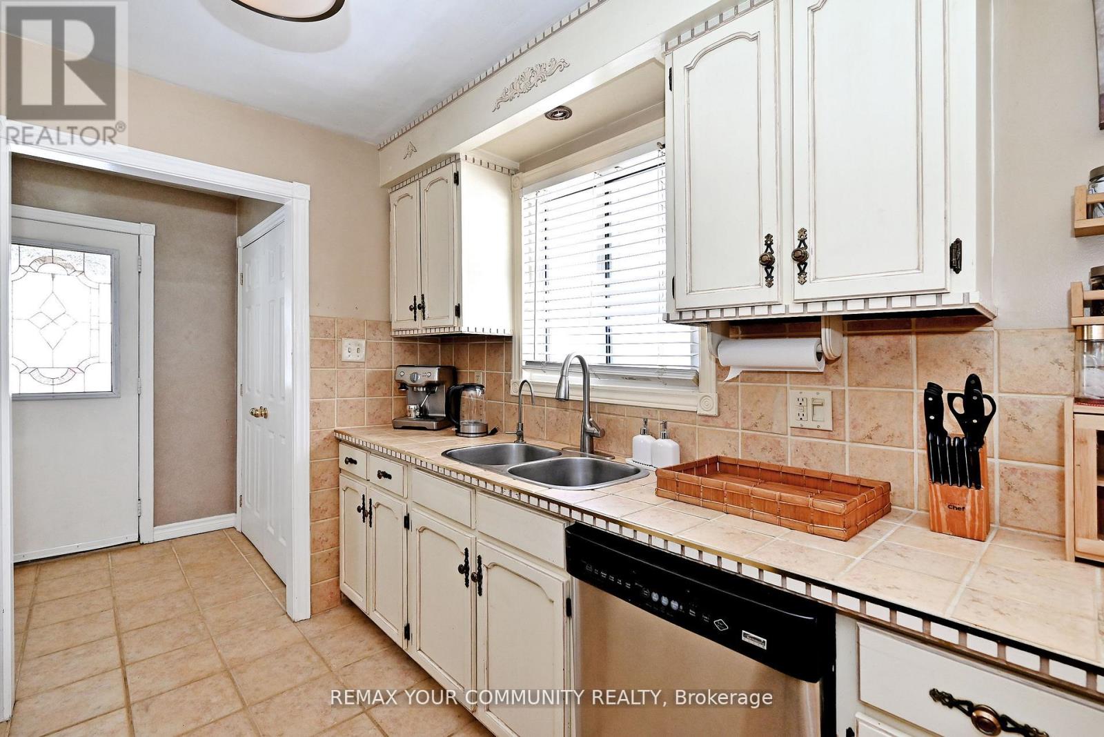 56 James Street, Bradford West Gwillimbury, Ontario  L3Z 2B4 - Photo 13 - N13119090