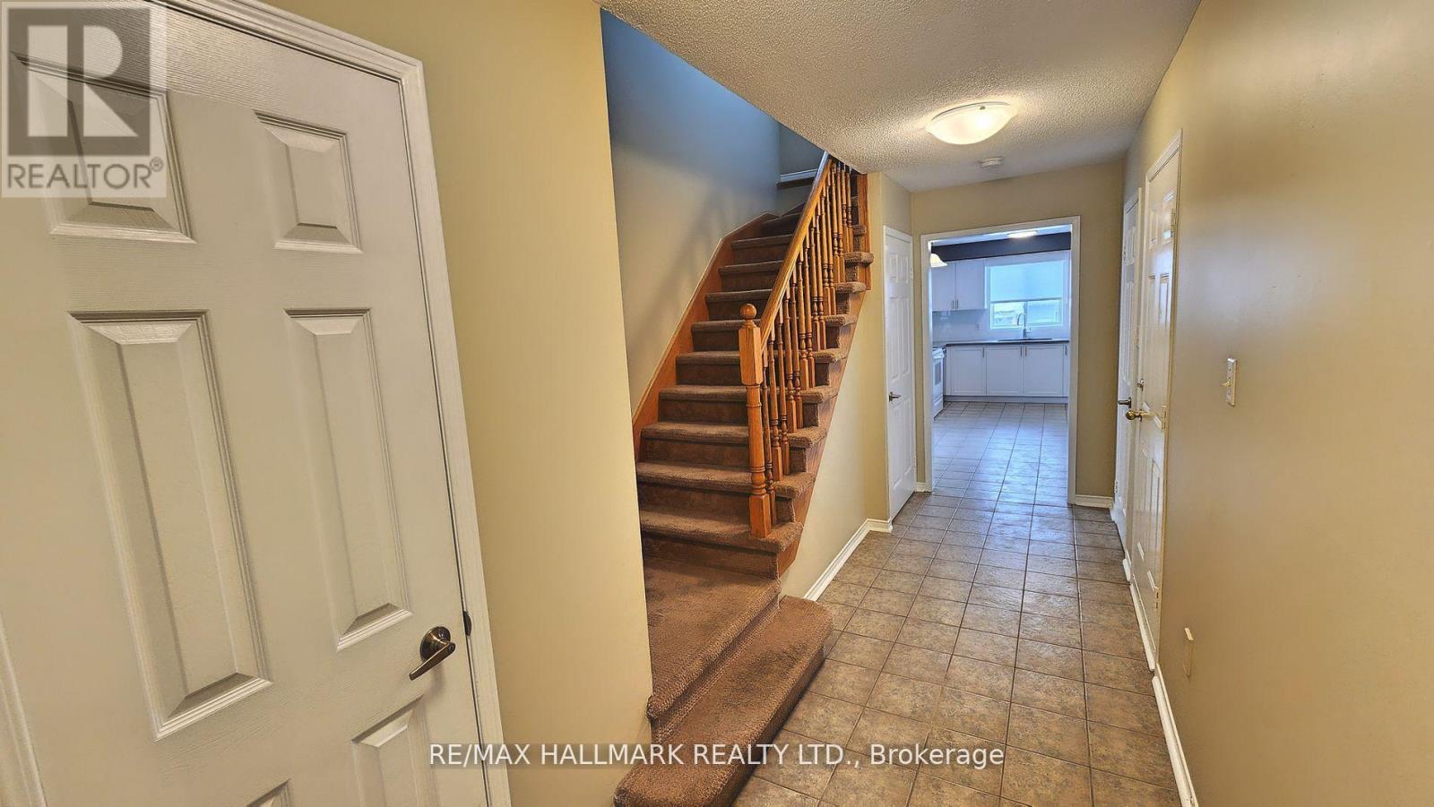 48 Downing Crescent, Barrie, Ontario  L4N 8V6 - Photo 2 - S13119154