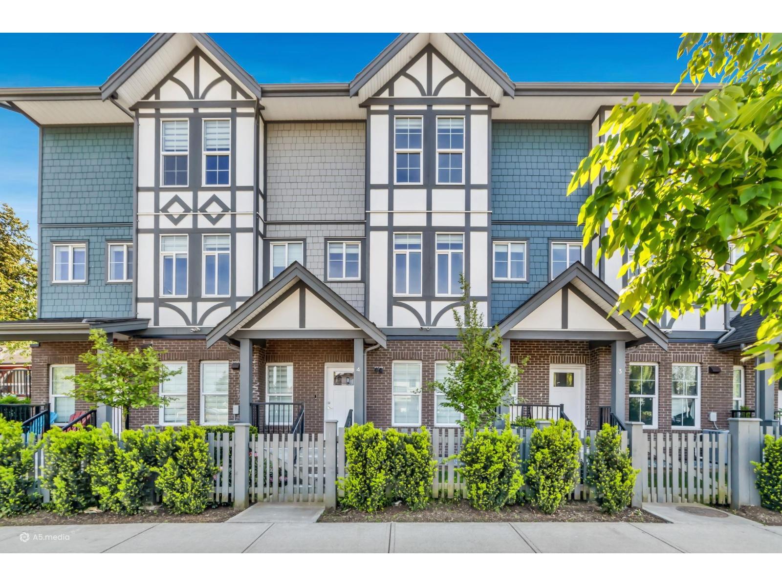 4 17528 60 AVENUE, Surrey, British Columbia