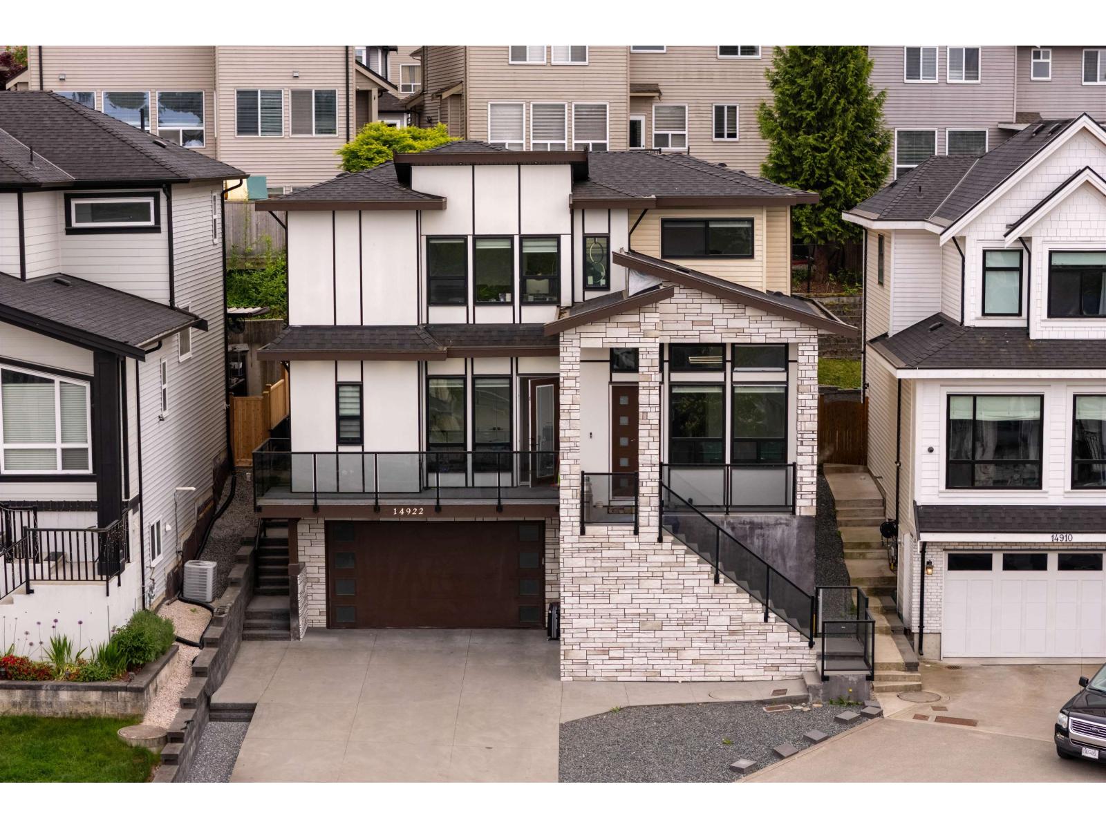 14922 62a Avenue, Surrey, British Columbia  V3S 2X1 - Photo 1 - R3122460