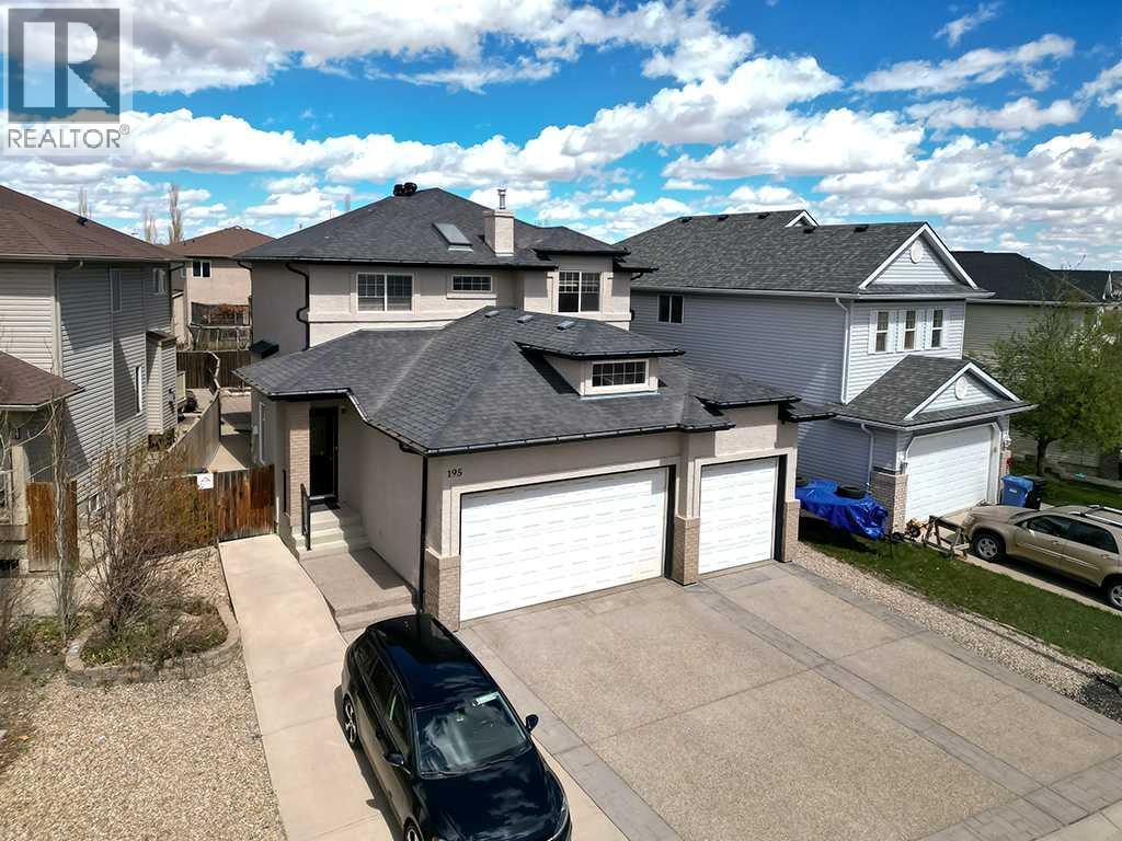 195 Royal Birkdale Crescent NW, Calgary, Alberta