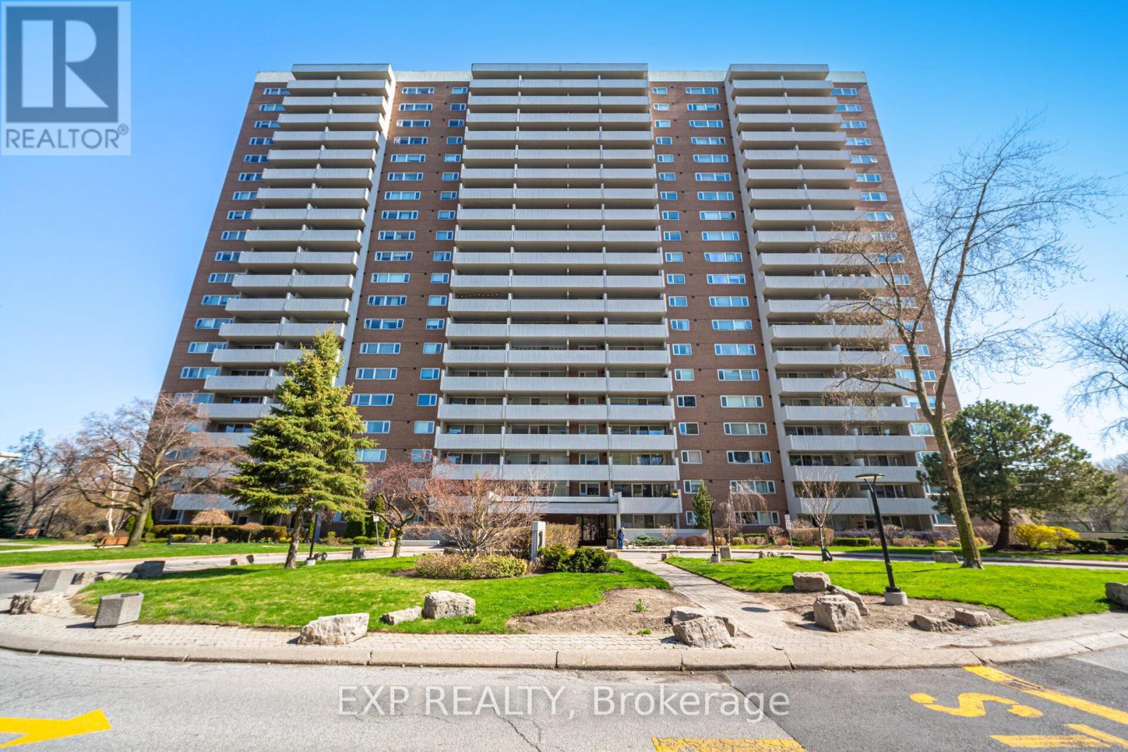 205 - 270 Scarlett Road, Toronto, Ontario  M6N 4X7 - Photo 1 - W13119028