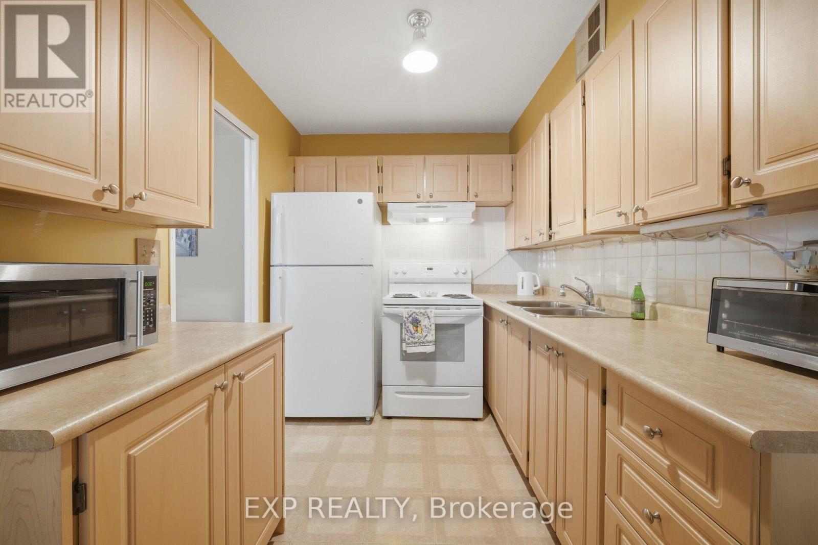 205 - 270 Scarlett Road, Toronto, Ontario  M6N 4X7 - Photo 11 - W13119028