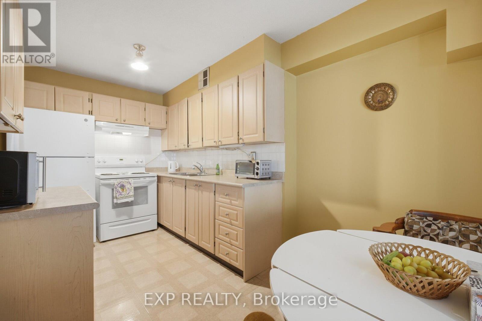 205 - 270 Scarlett Road, Toronto, Ontario  M6N 4X7 - Photo 15 - W13119028
