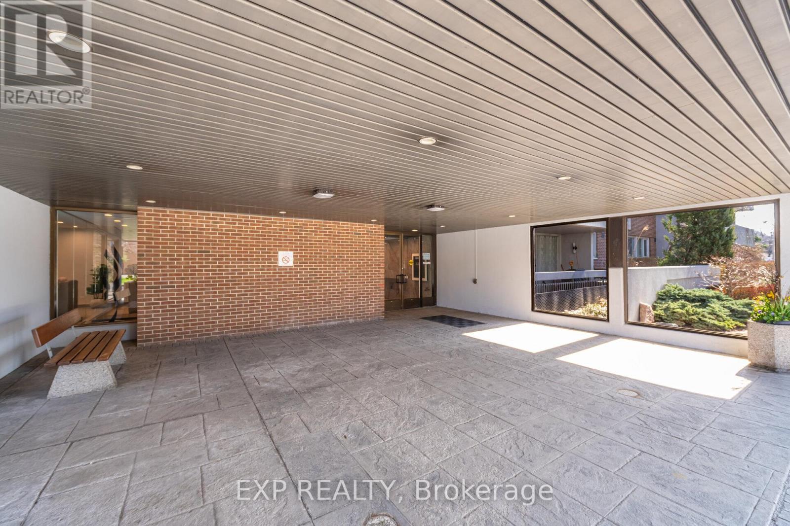 205 - 270 Scarlett Road, Toronto, Ontario  M6N 4X7 - Photo 2 - W13119028