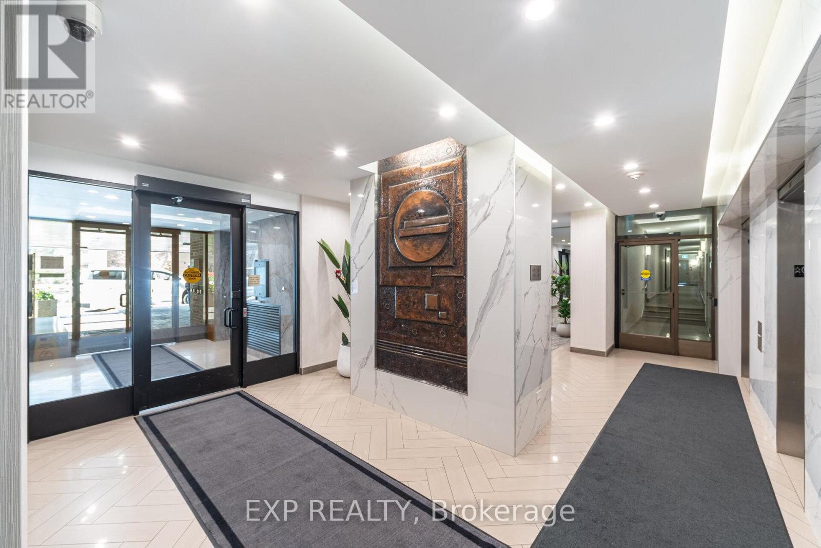 205 - 270 Scarlett Road, Toronto, Ontario  M6N 4X7 - Photo 3 - W13119028