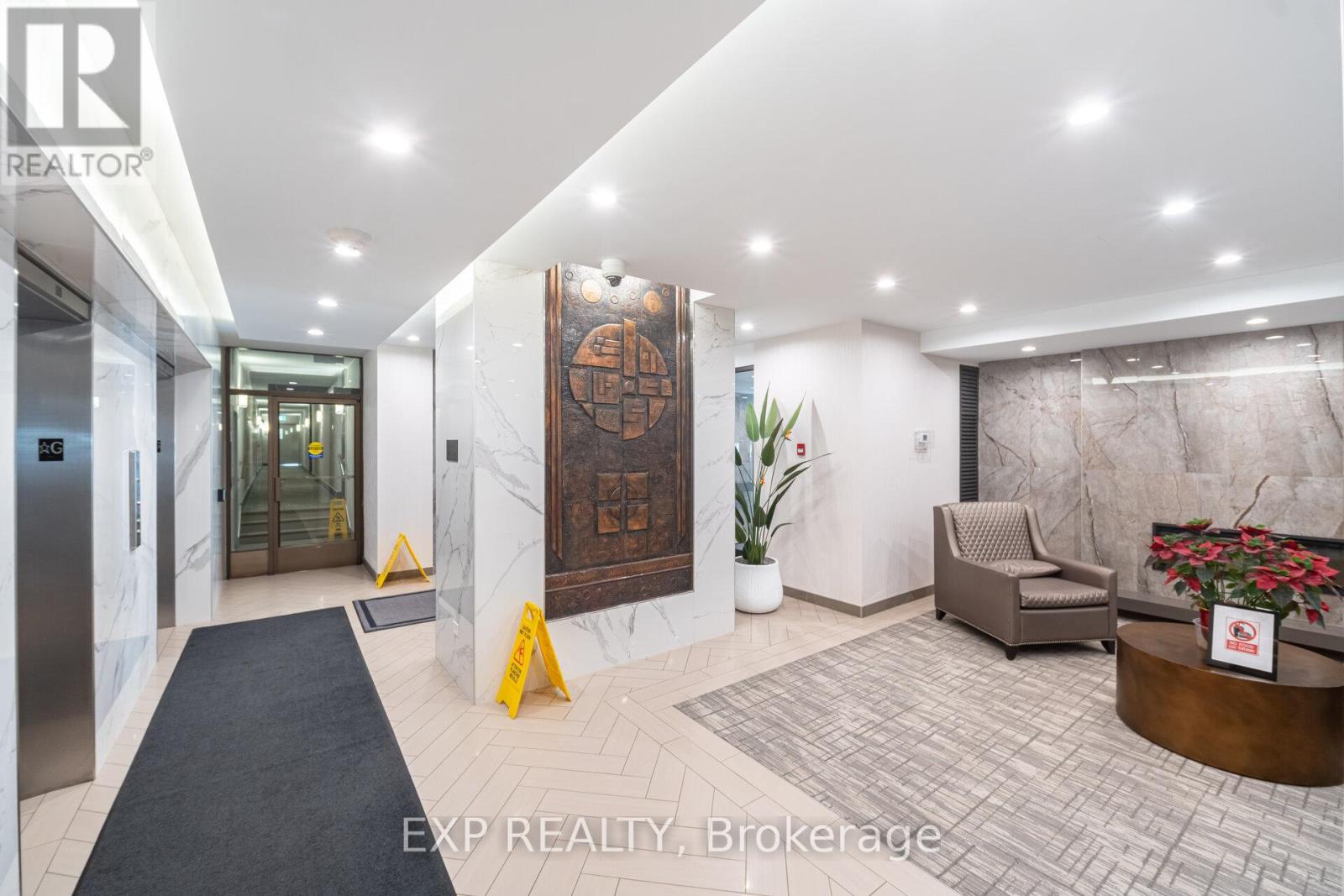 205 - 270 Scarlett Road, Toronto, Ontario  M6N 4X7 - Photo 4 - W13119028