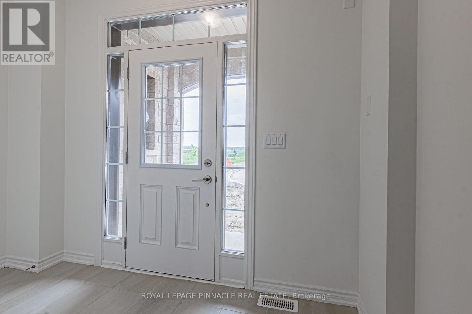 342 Thimbleweed Court, Milton, Ontario  L9E 1T2 - Photo 4 - W13119042