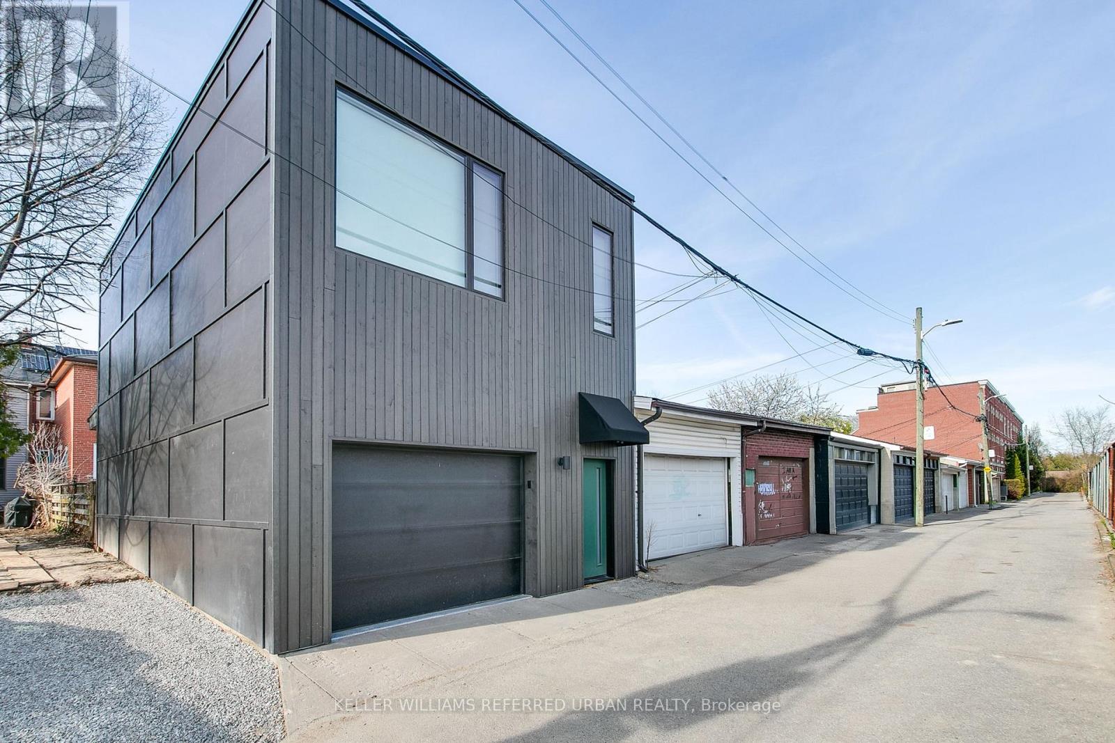101r Pendrith Street, Toronto, Ontario  M6G 1R8 - Photo 1 - W13119052