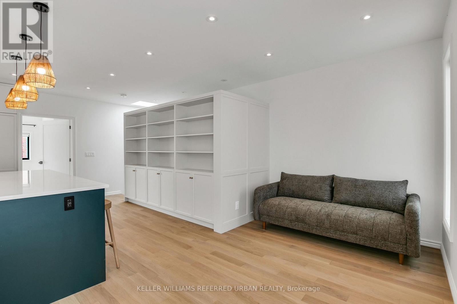 101r Pendrith Street, Toronto, Ontario  M6G 1R8 - Photo 11 - W13119052