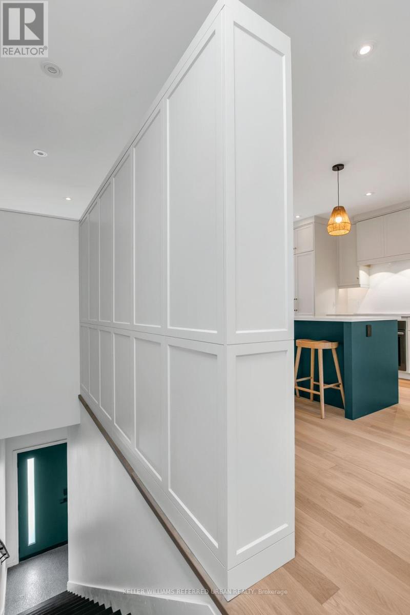 101r Pendrith Street, Toronto, Ontario  M6G 1R8 - Photo 4 - W13119052