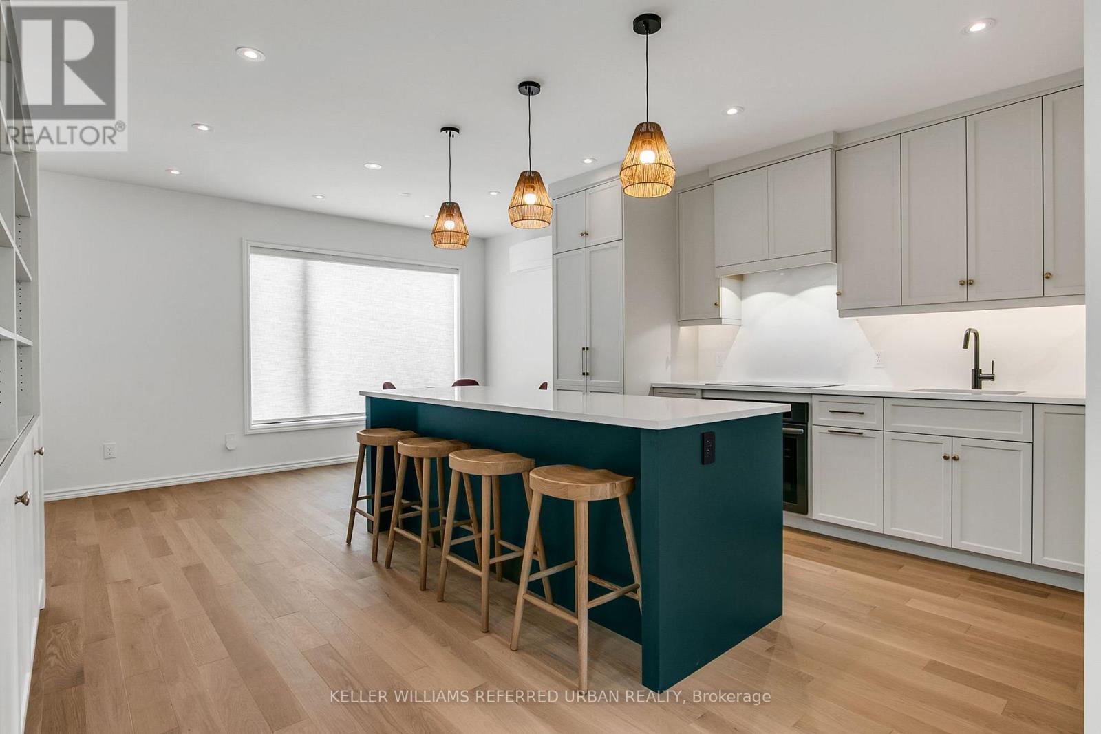 101r Pendrith Street, Toronto, Ontario  M6G 1R8 - Photo 7 - W13119052