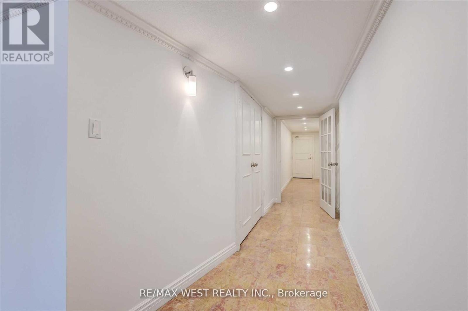 807 - 2045 Lake Shore Boulevard W, Toronto, Ontario  M8V 2Z6 - Photo 4 - W13119066
