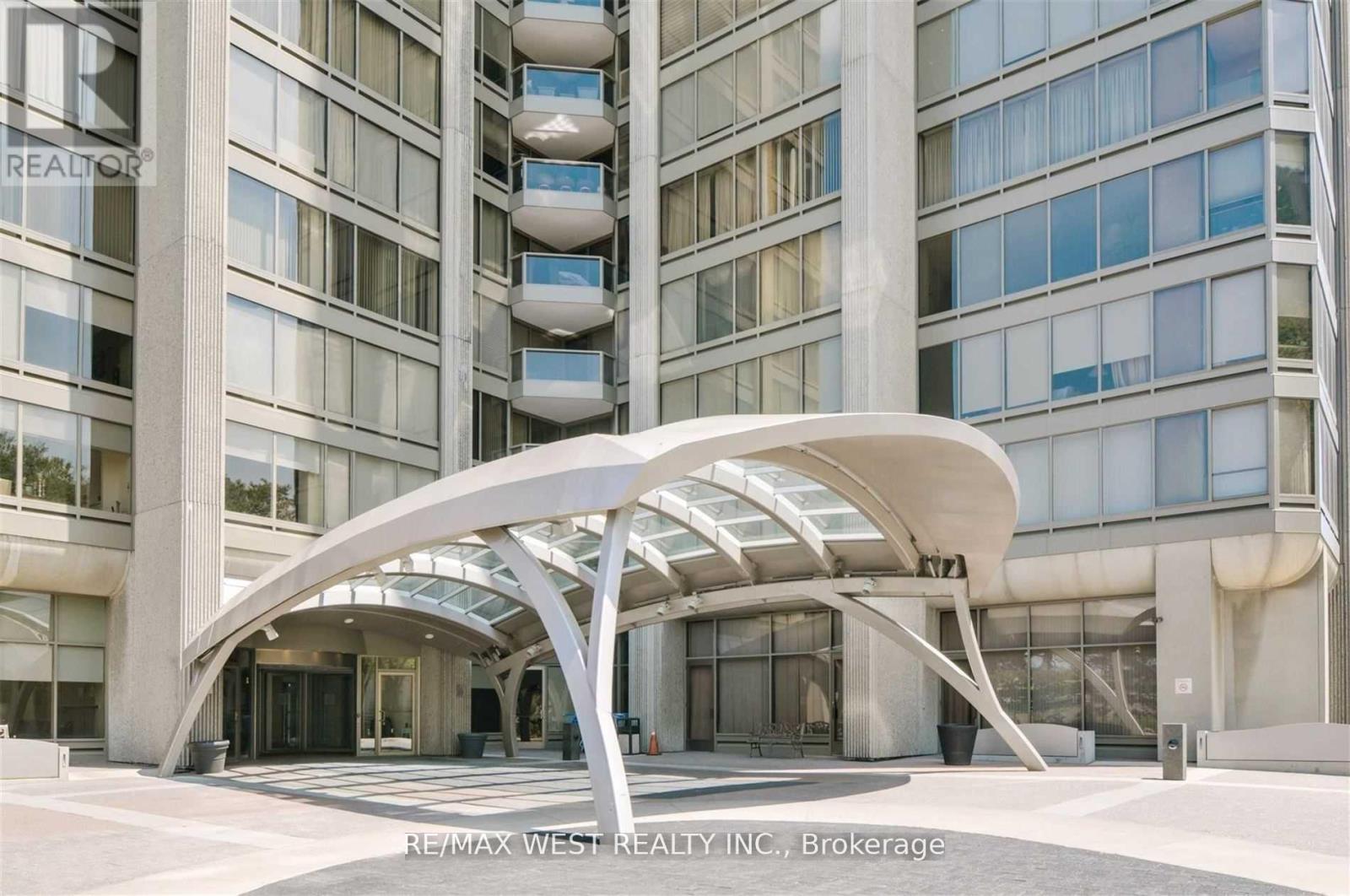 807 - 2045 Lake Shore Boulevard W, Toronto, Ontario  M8V 2Z6 - Photo 2 - W13119068