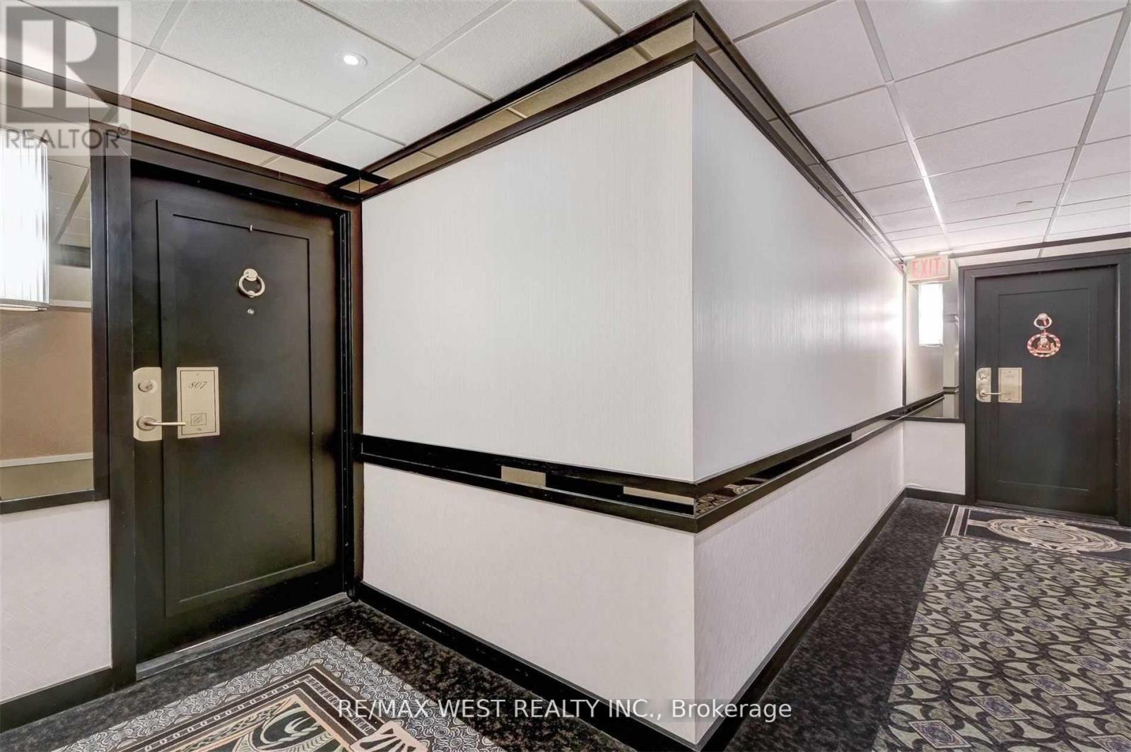 807 - 2045 Lake Shore Boulevard W, Toronto, Ontario  M8V 2Z6 - Photo 3 - W13119068