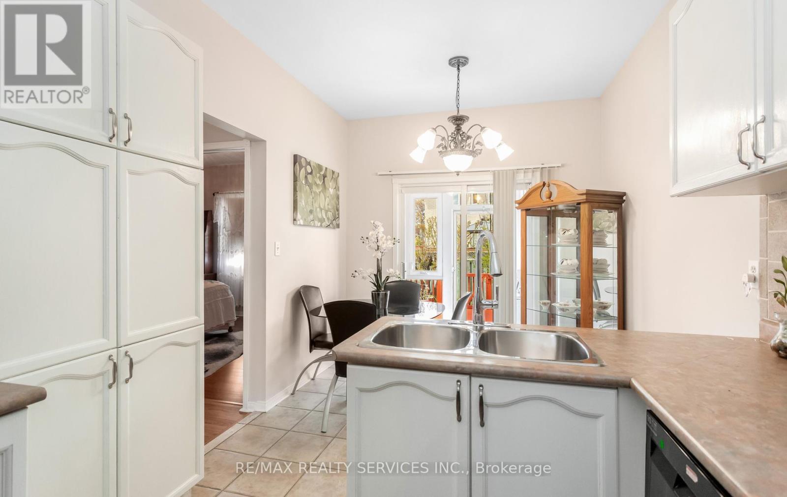 836 Avocado Crescent, Mississauga, Ontario  L5W 1K4 - Photo 19 - W13119166