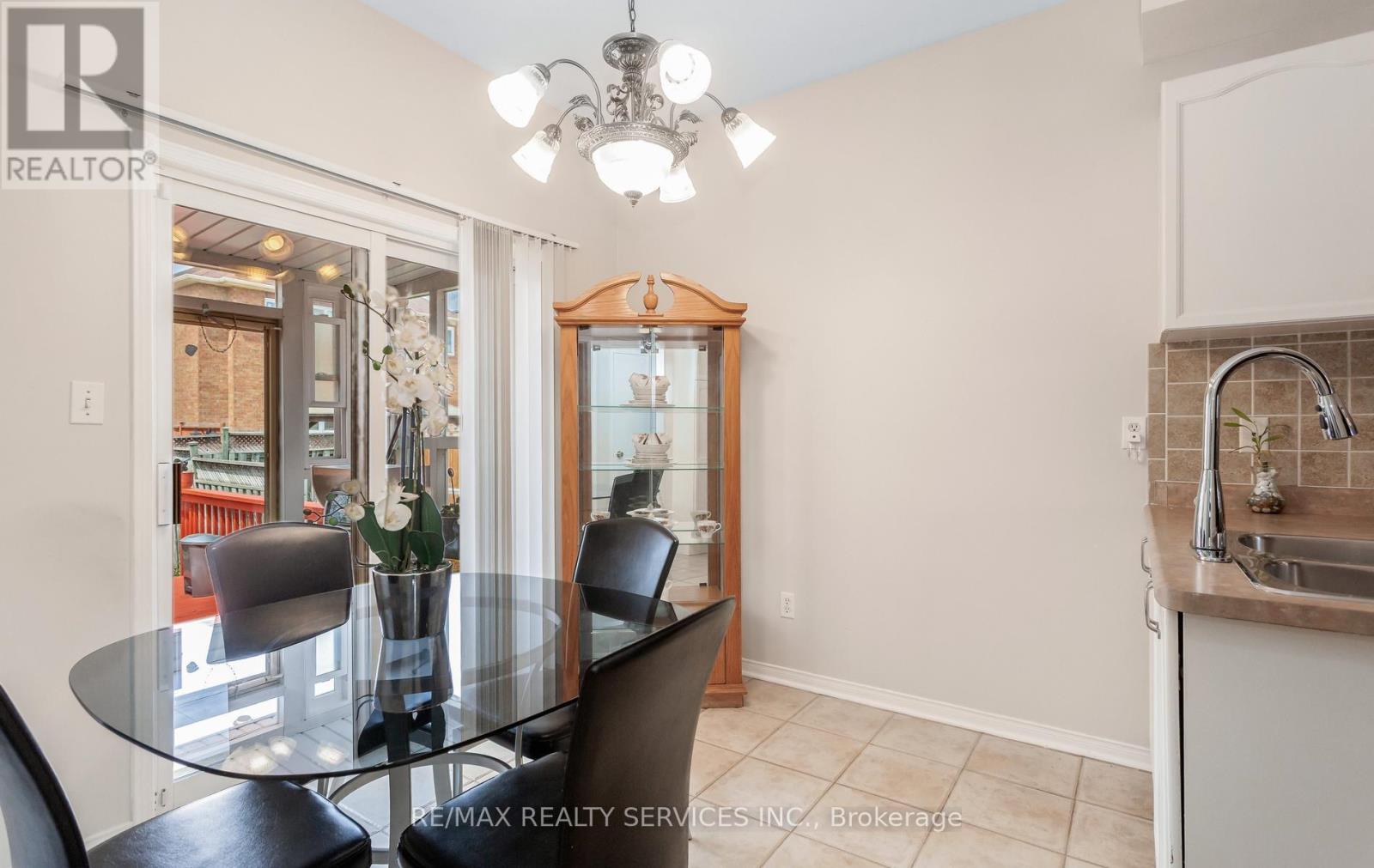 836 Avocado Crescent, Mississauga, Ontario  L5W 1K4 - Photo 21 - W13119166