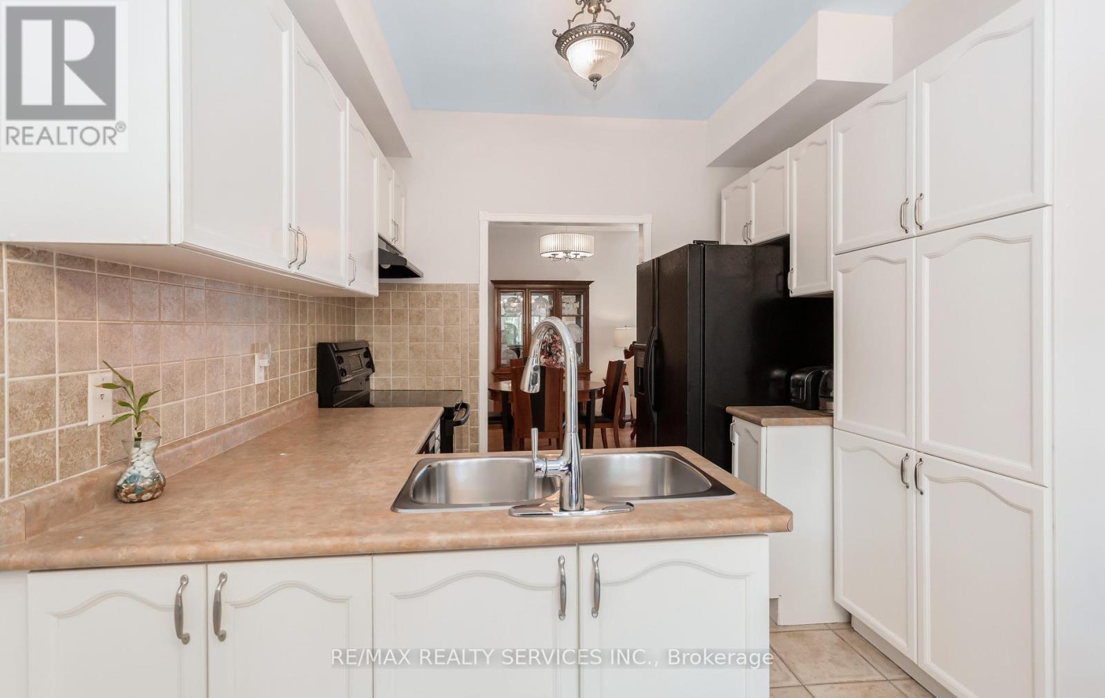 836 Avocado Crescent, Mississauga, Ontario  L5W 1K4 - Photo 24 - W13119166