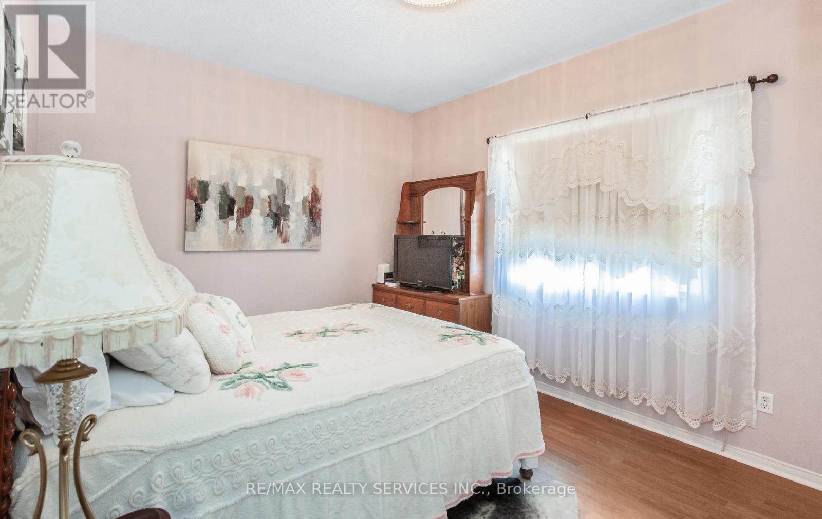 836 Avocado Crescent, Mississauga, Ontario  L5W 1K4 - Photo 28 - W13119166