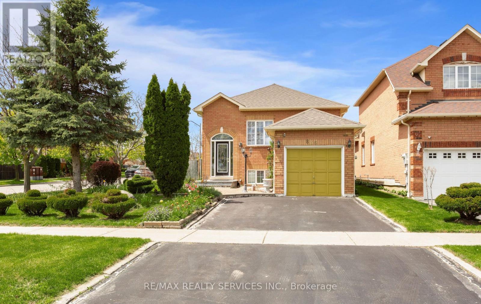 836 Avocado Crescent, Mississauga, Ontario  L5W 1K4 - Photo 3 - W13119166