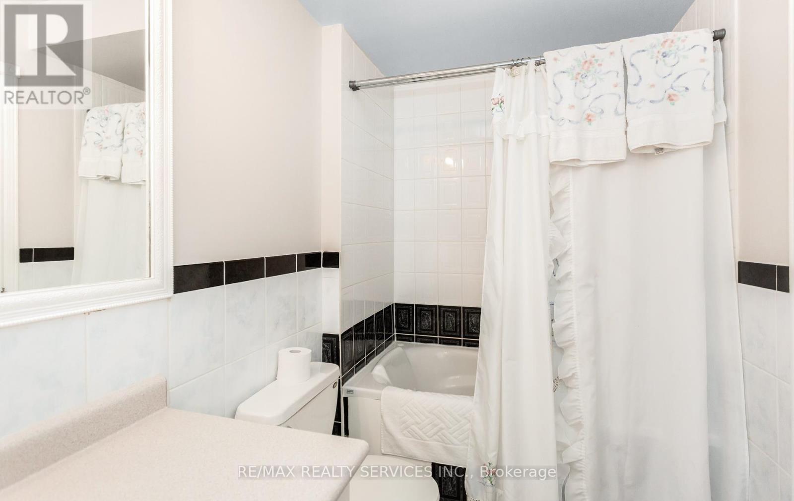 836 Avocado Crescent, Mississauga, Ontario  L5W 1K4 - Photo 37 - W13119166