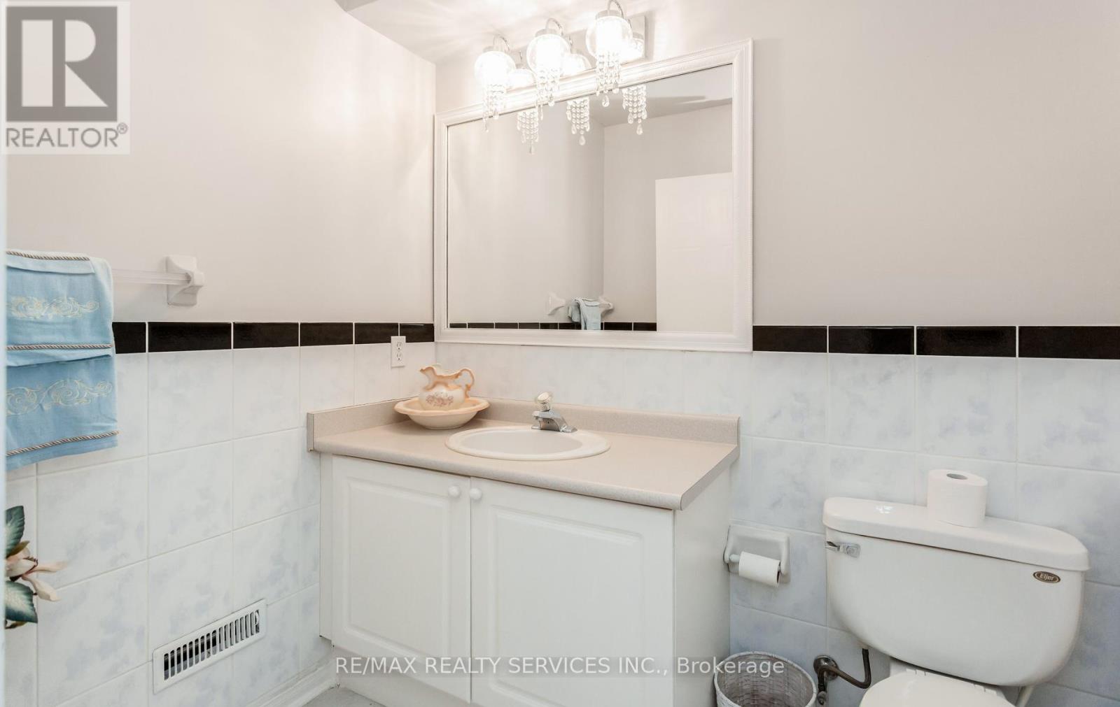 836 Avocado Crescent, Mississauga, Ontario  L5W 1K4 - Photo 39 - W13119166