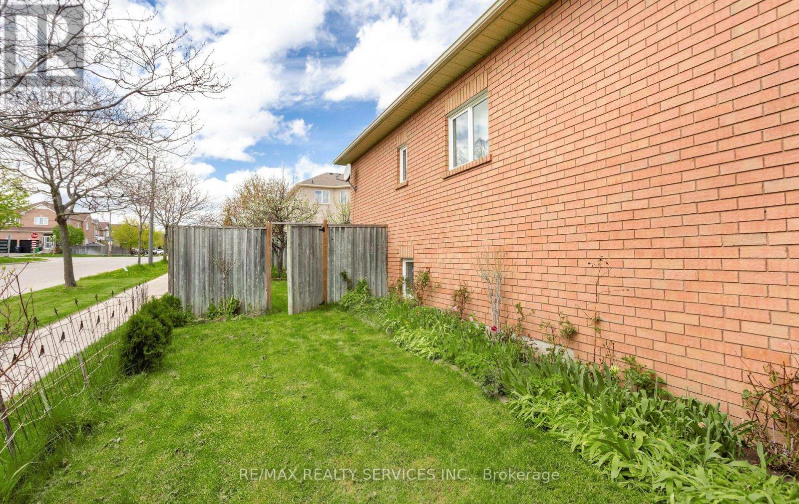 836 Avocado Crescent, Mississauga, Ontario  L5W 1K4 - Photo 47 - W13119166