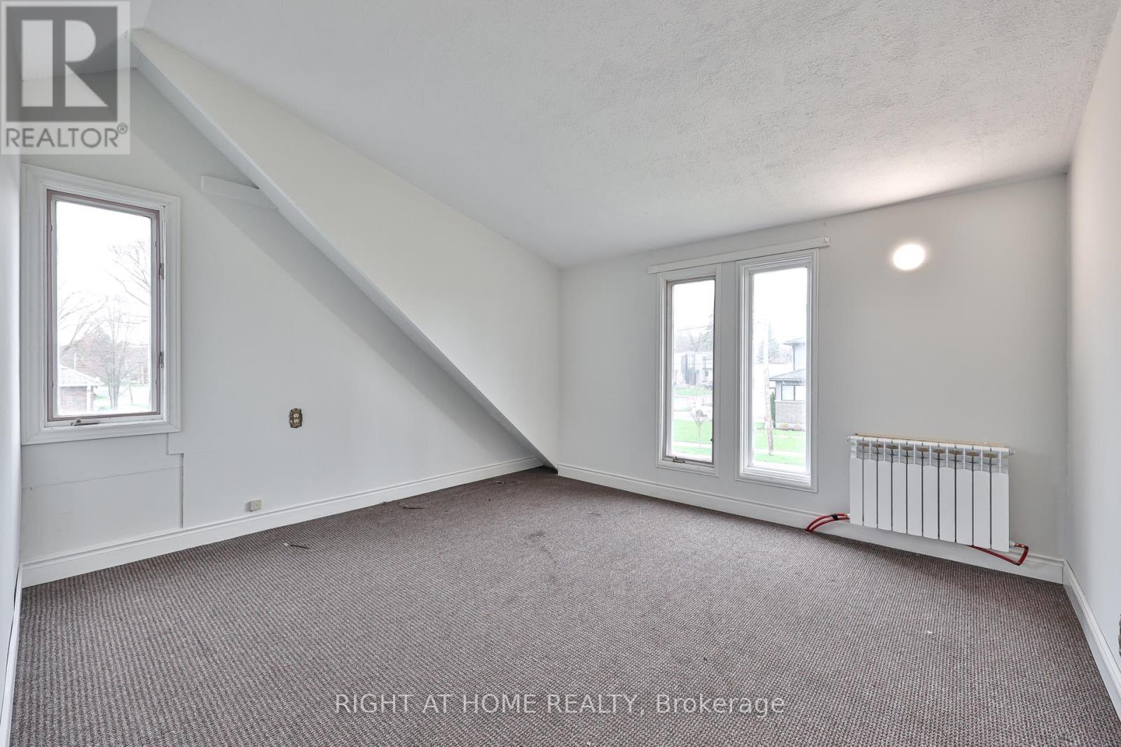 446 Orano Avenue, Mississauga, Ontario  L5G 2B9 - Photo 4 - W13119202
