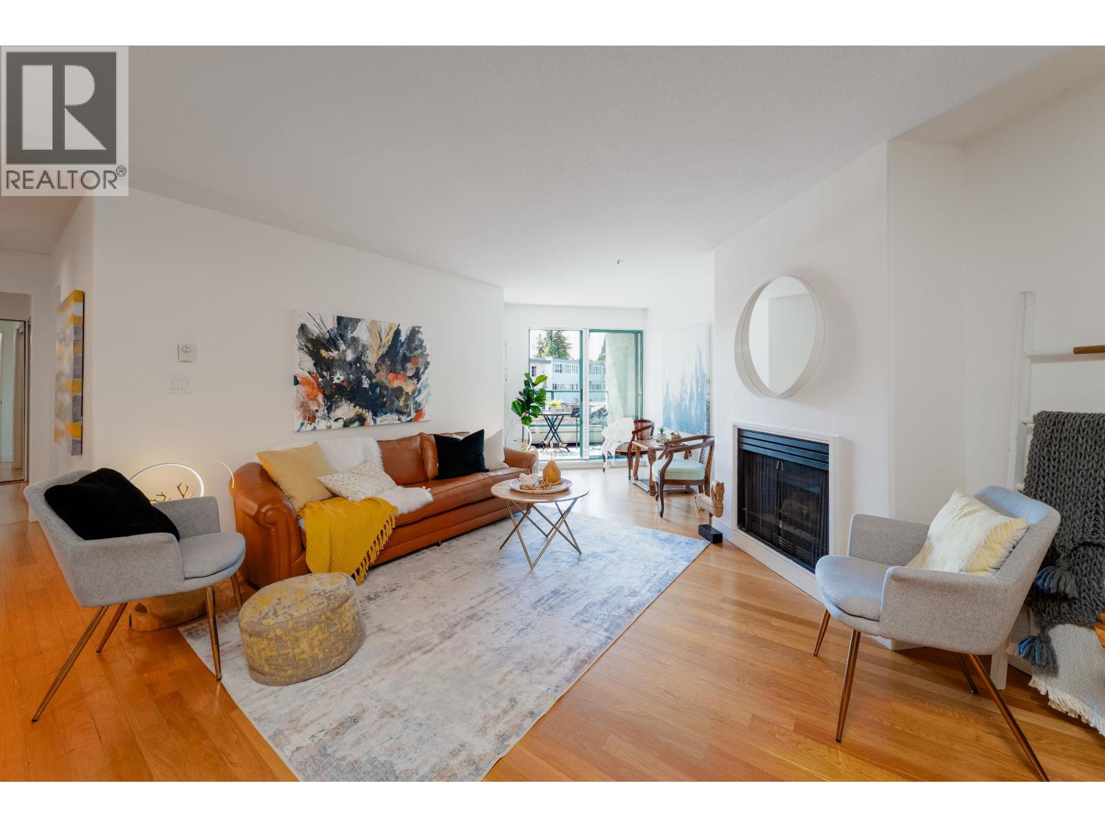 209 3131 Main Street, Vancouver, British Columbia V5T 3G8 - Photo 1 - R3122582