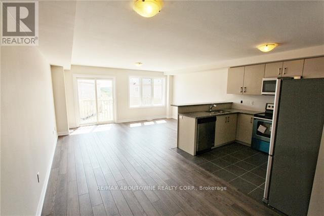 81 Pettitt Drive, Guelph, Ontario  N1E 0M2 - Photo 5 - X13119046