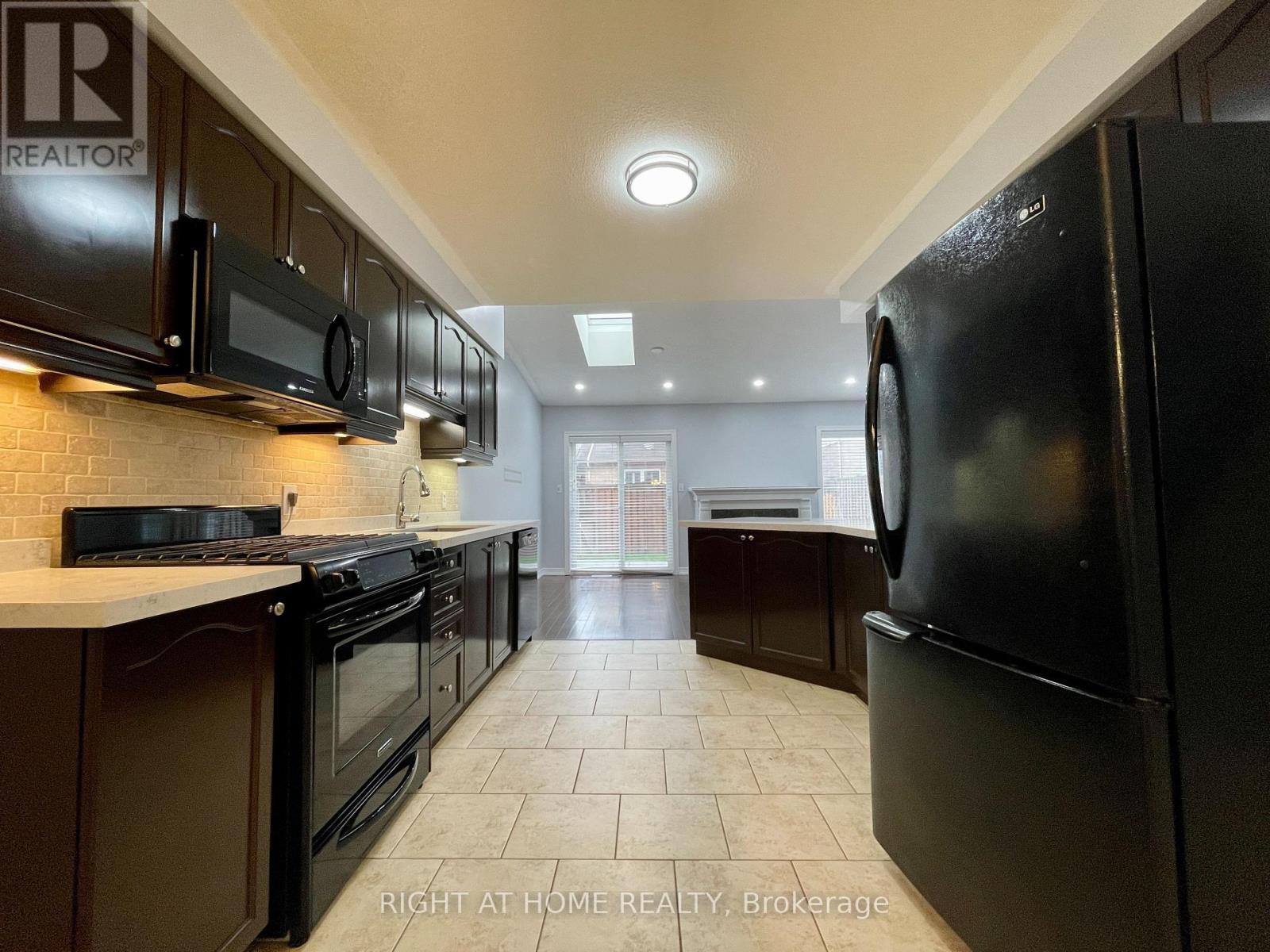 9 Periwinkle Drive, Hamilton, Ontario  L0R 1P0 - Photo 11 - X13119064