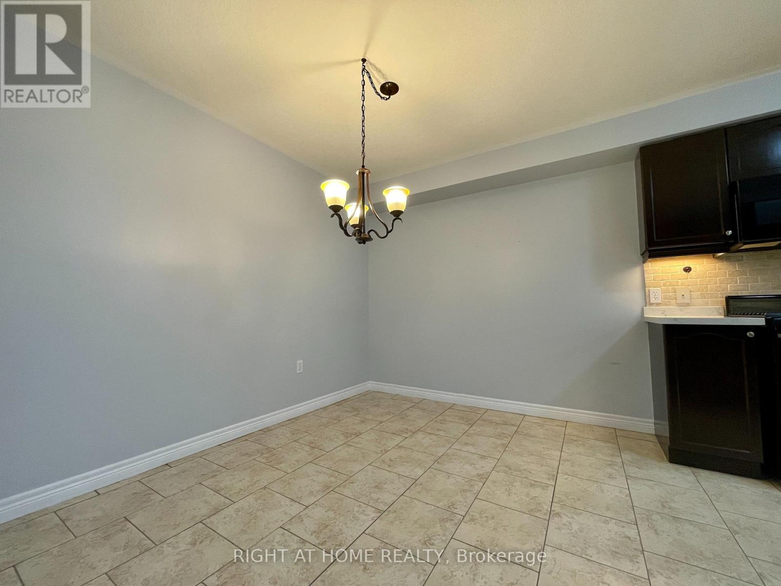 9 Periwinkle Drive, Hamilton, Ontario  L0R 1P0 - Photo 5 - X13119064