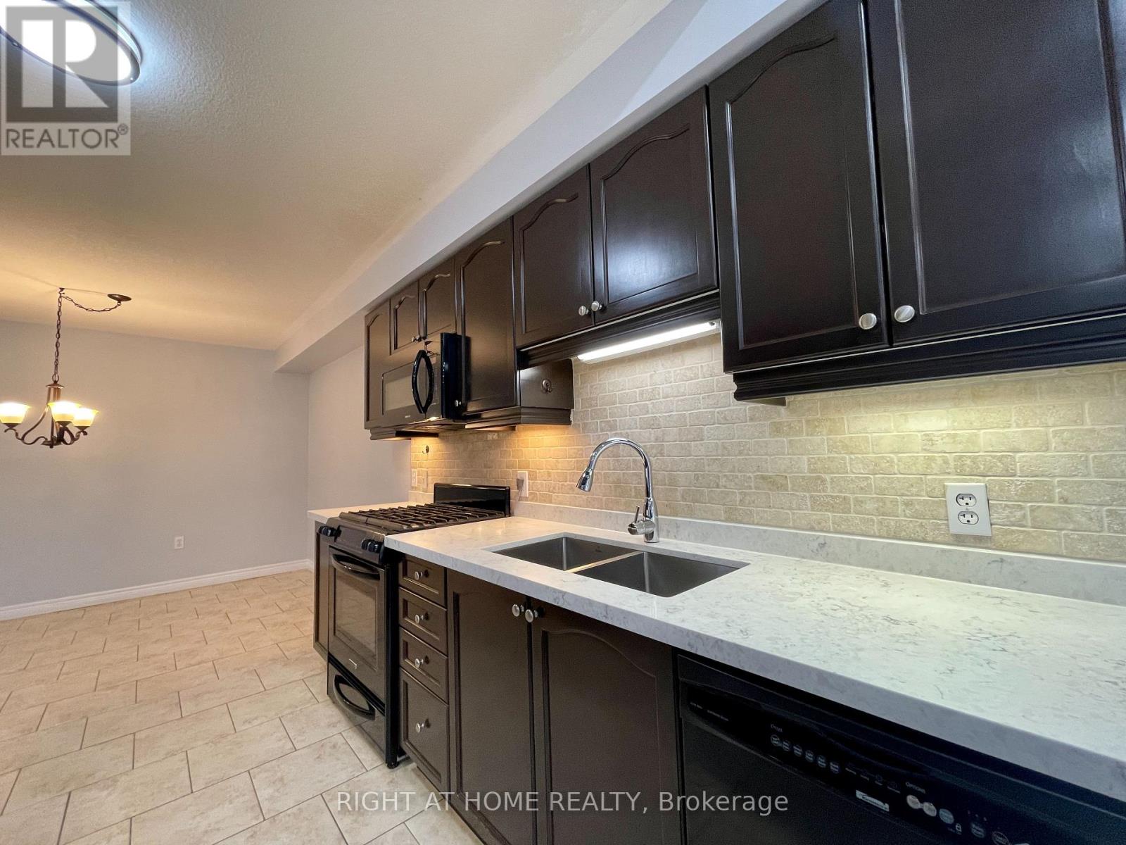 9 Periwinkle Drive, Hamilton, Ontario  L0R 1P0 - Photo 6 - X13119064