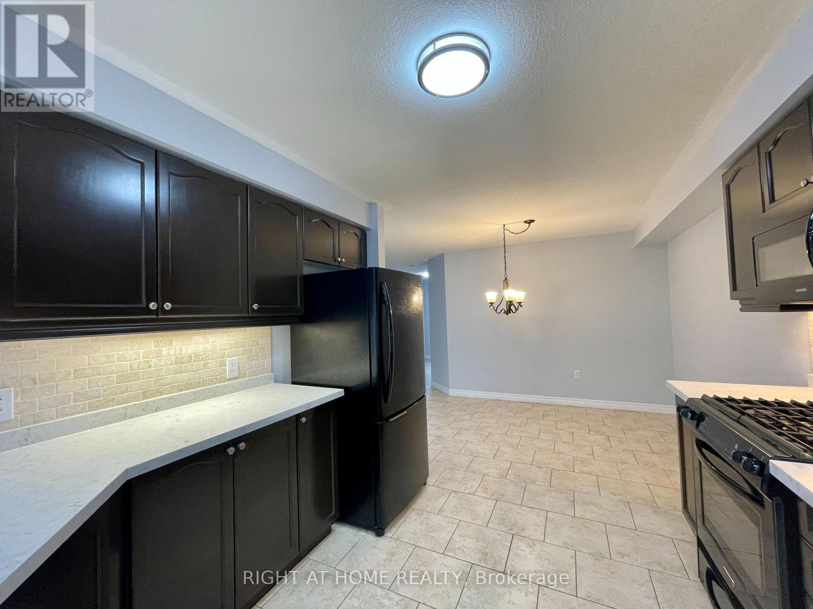 9 Periwinkle Drive, Hamilton, Ontario  L0R 1P0 - Photo 9 - X13119064